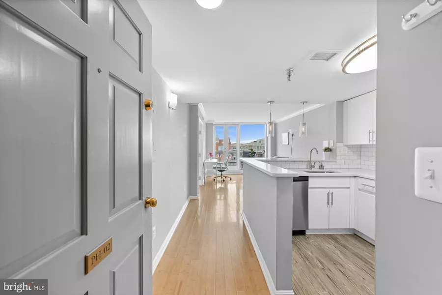 701 PENNSYLVANIA AVE NW #PH2, Washington, DC 20004