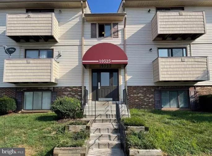19525 GUNNERS BRANCH RD #D, Germantown, MD 20876