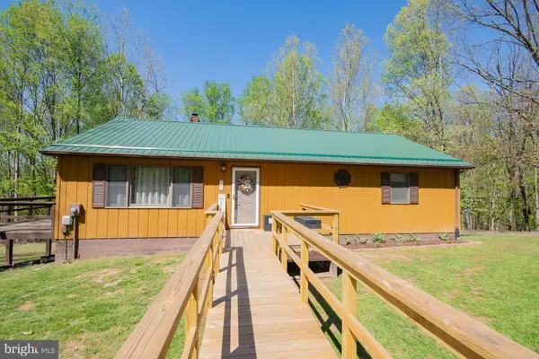 405 HOPE ACRES DR, Berkeley Springs, WV 25411