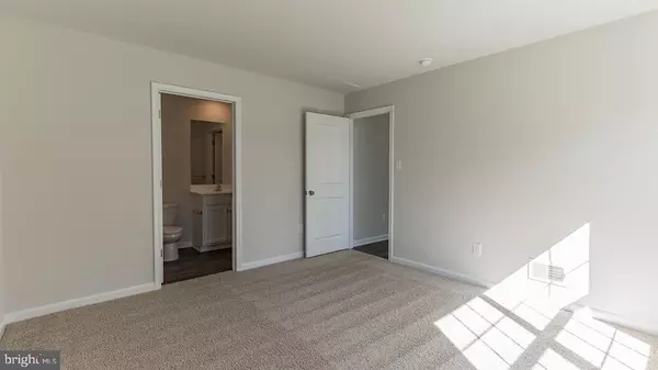 Egg Harbor Twp, NJ 08234,140 HILTON HEAD CT