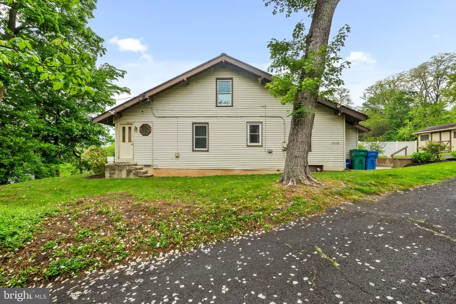 4400 NEWPORTVILLE RD, Levittown, PA 19056