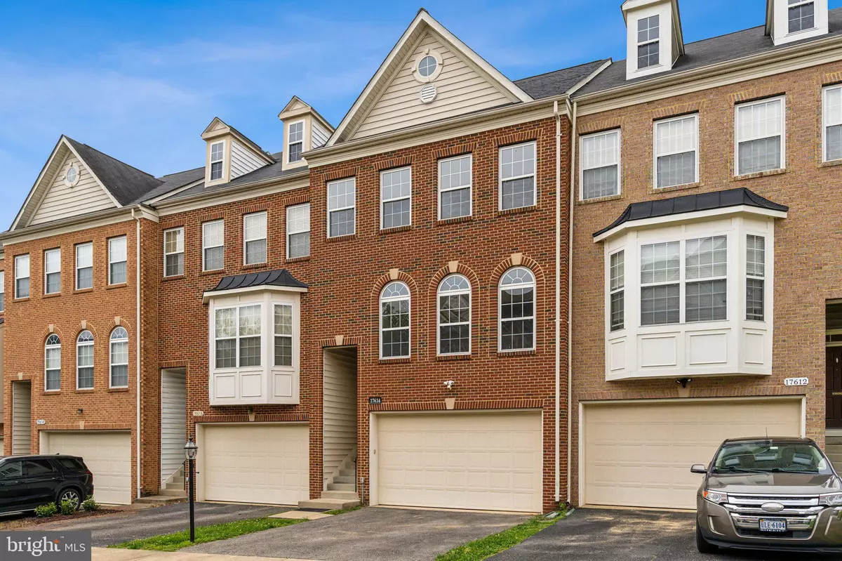 Dumfries, VA 22025,17614 HARPERS FERRY DR