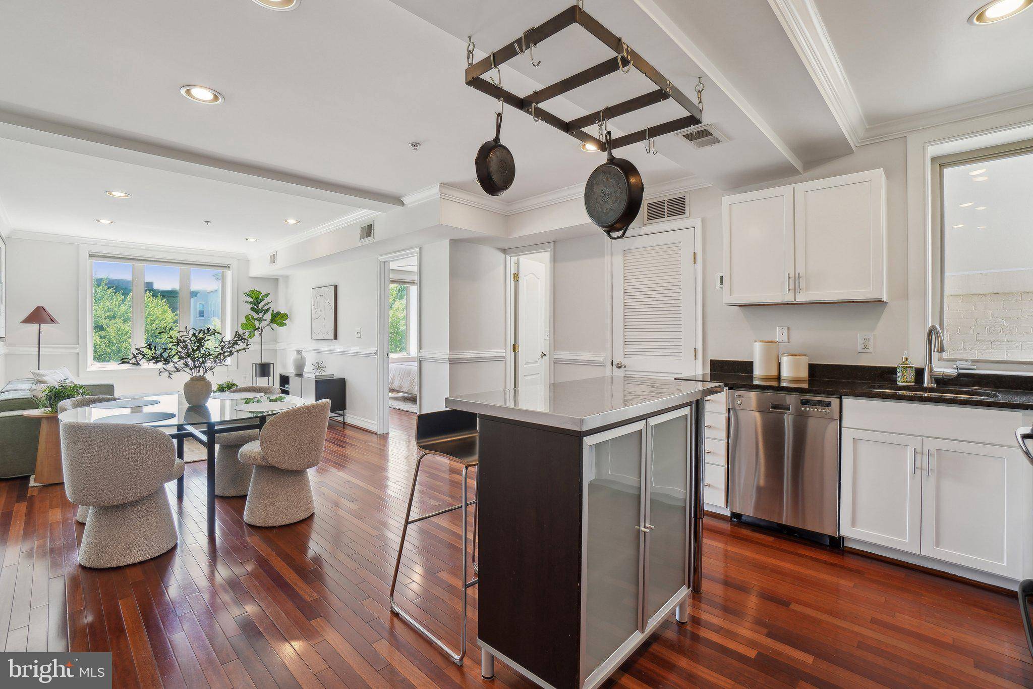 Washington, DC 20009,1321 EUCLID ST NW #301