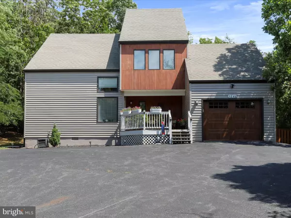 1246 LAKEVIEW DR, Cross Junction, VA 22625