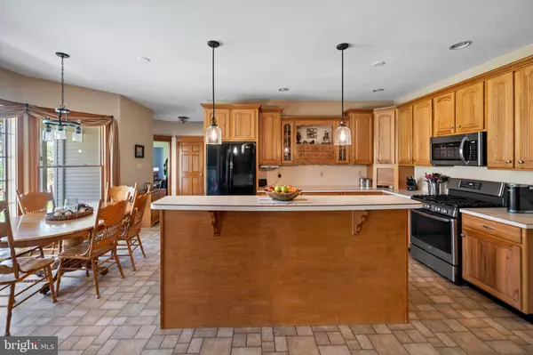 Elmer, NJ 08318,35 OAK AVE