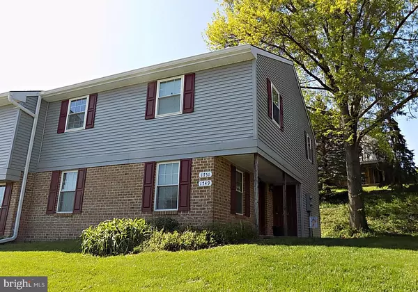 1751 LONG DR, York, PA 17406