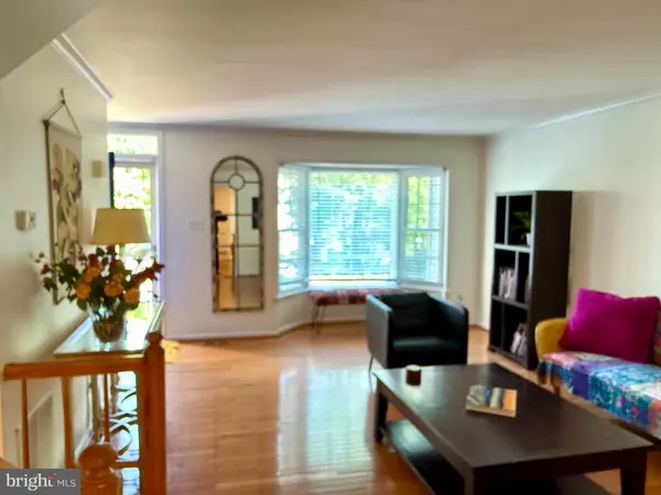 Centreville, VA 20121,5842 WESTWATER CT