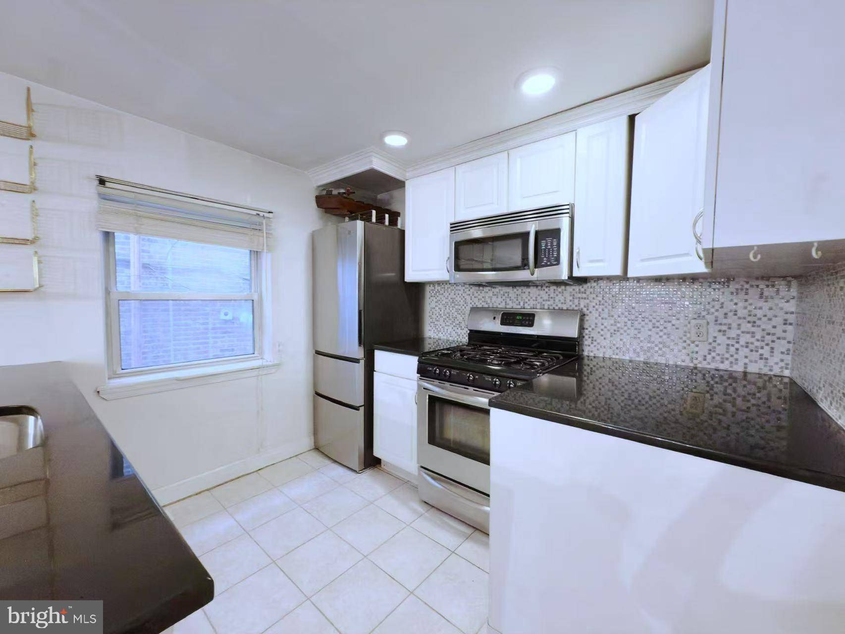 Philadelphia, PA 19130,1828 GREEN ST #1R