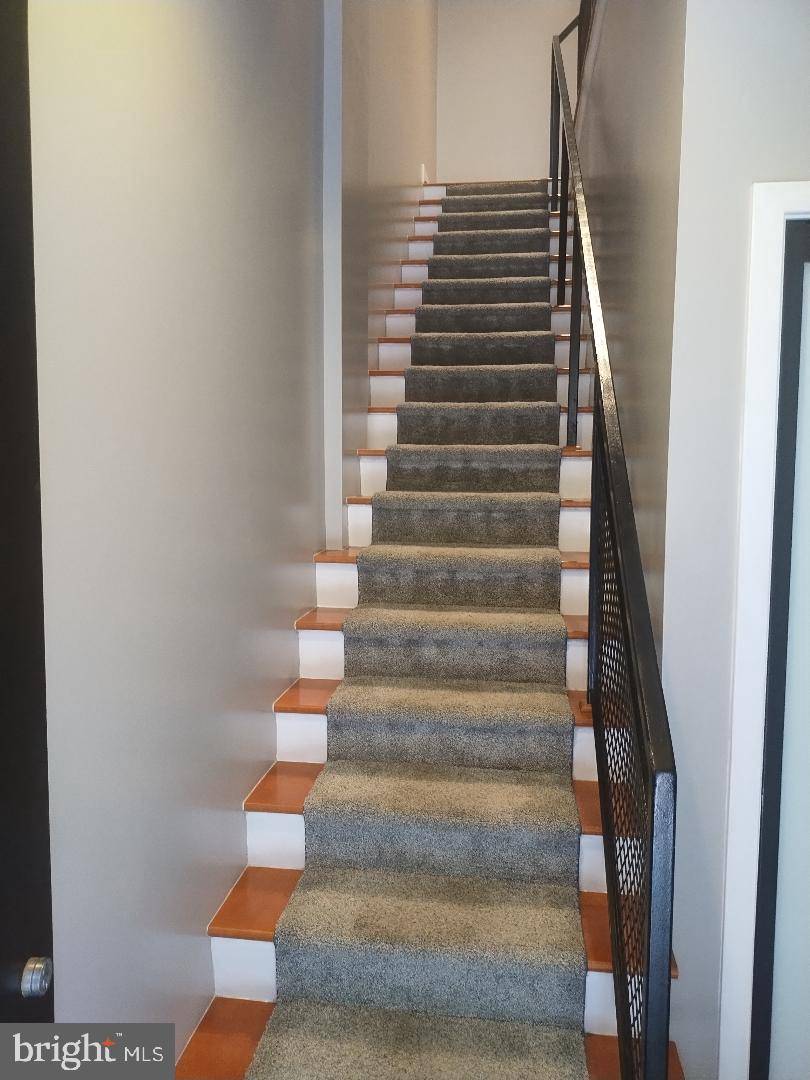 Washington, DC 20009,2125 NW 14TH ST NW #106W