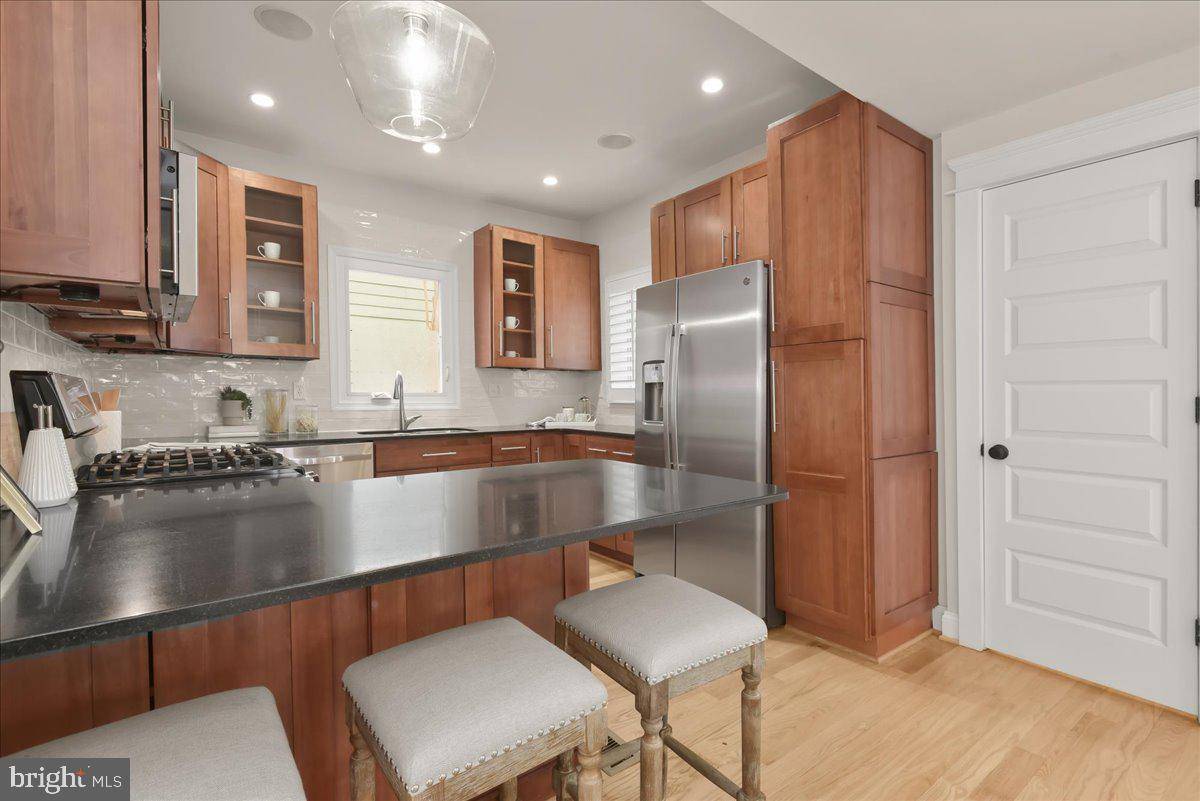 Arlington, VA 22207,1908 N NELSON ST