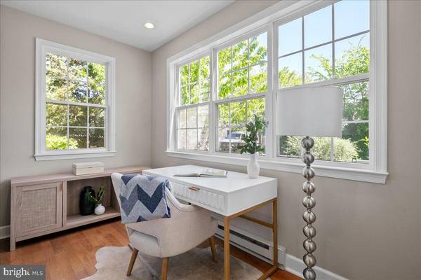 Arlington, VA 22207,4723 24TH RD N