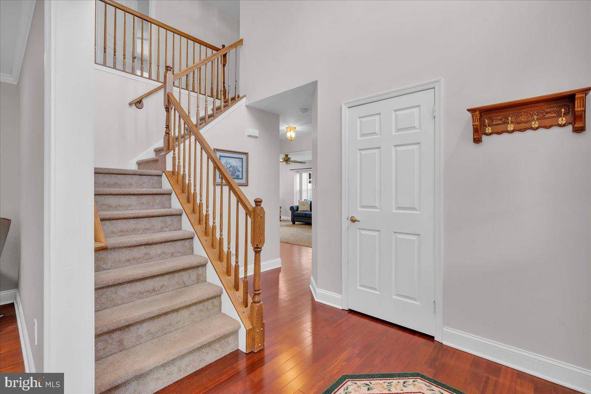 Mount Laurel, NJ 08054,17 VASSAR RD