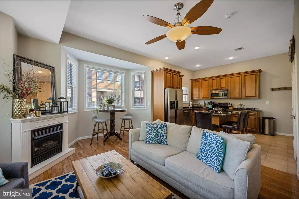 Philadelphia, PA 19147,128 SOUTH ST #C