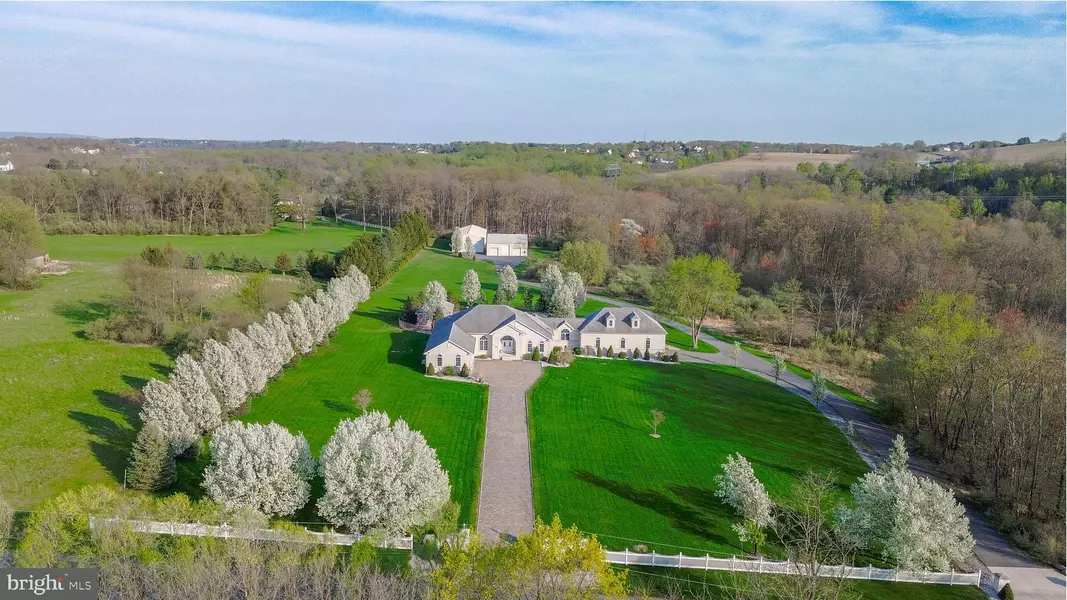 901 MEYER RD, Nazareth, PA 18064