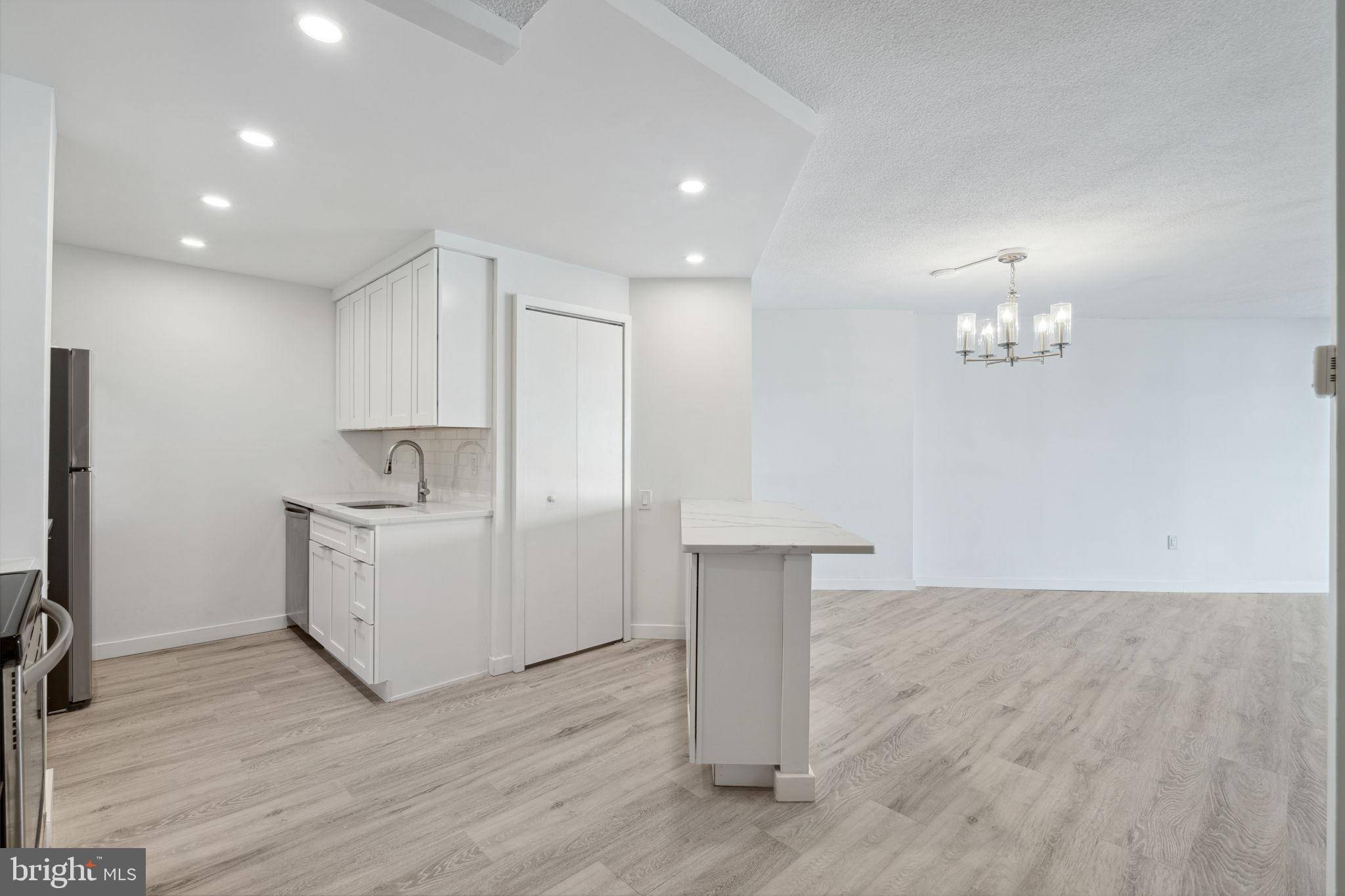 Philadelphia, PA 19102,1420 LOCUST ST #24N