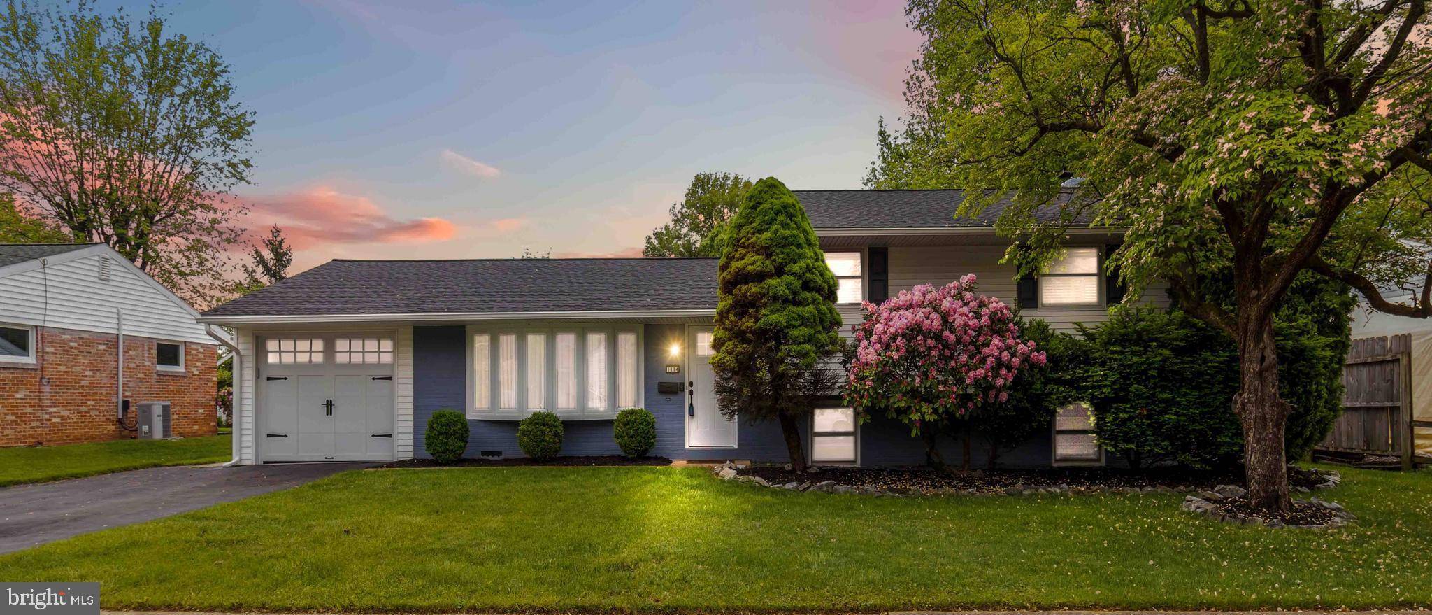 1114 CHARLES ST, Mechanicsburg, PA 17055