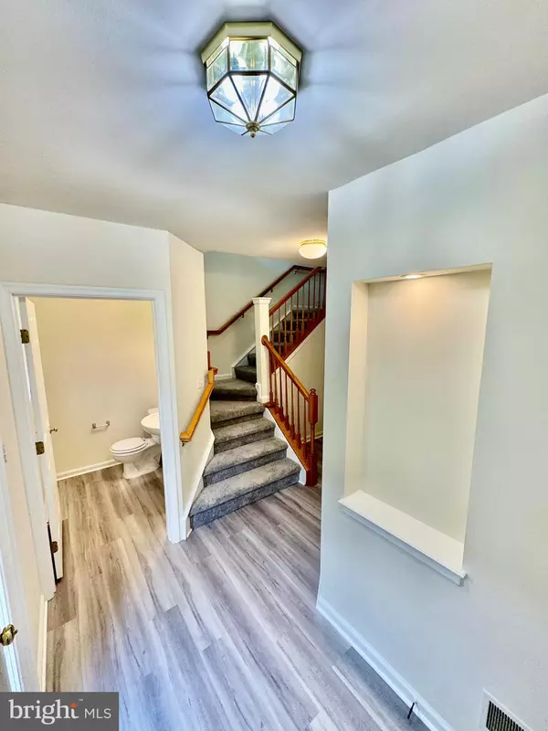 Alexandria, VA 22304,5857 PEARSON LN