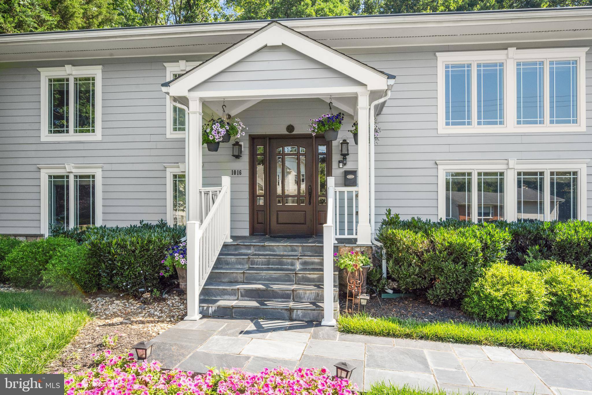 Vienna, VA 22180,1016 COTTAGE ST SW