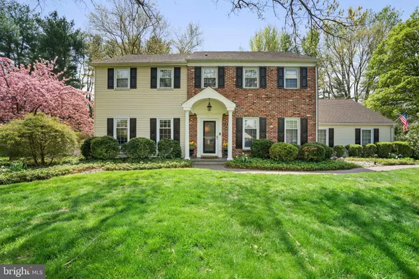 10 BAILEY DR, Washington Crossing, PA 18977