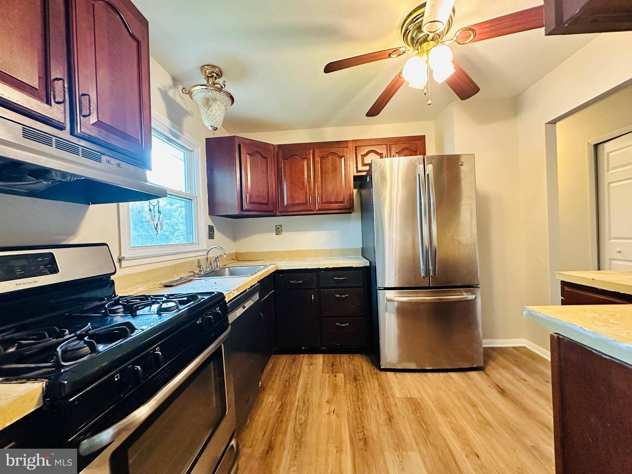 Waldorf, MD 20602,7 MOONCOIN CIR
