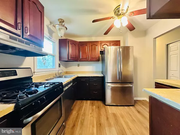 Waldorf, MD 20602,7 MOONCOIN CIR