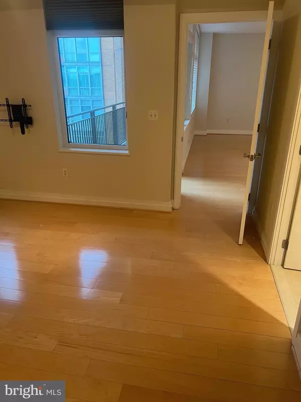 Mclean, VA 22102,8220 CRESTWOOD HEIGHTS DR #1503