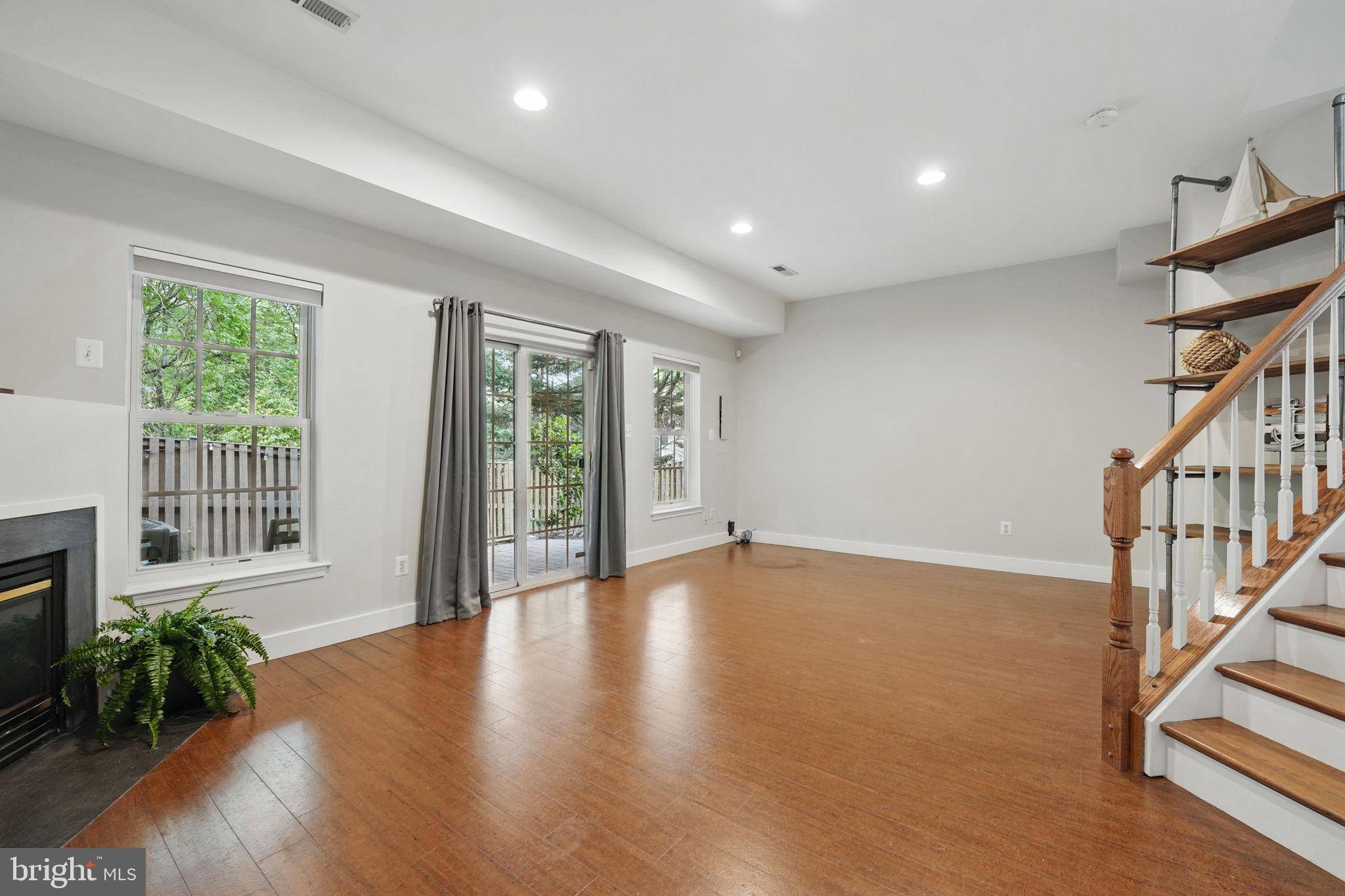 Alexandria, VA 22310,3150 GROVEHURST PL