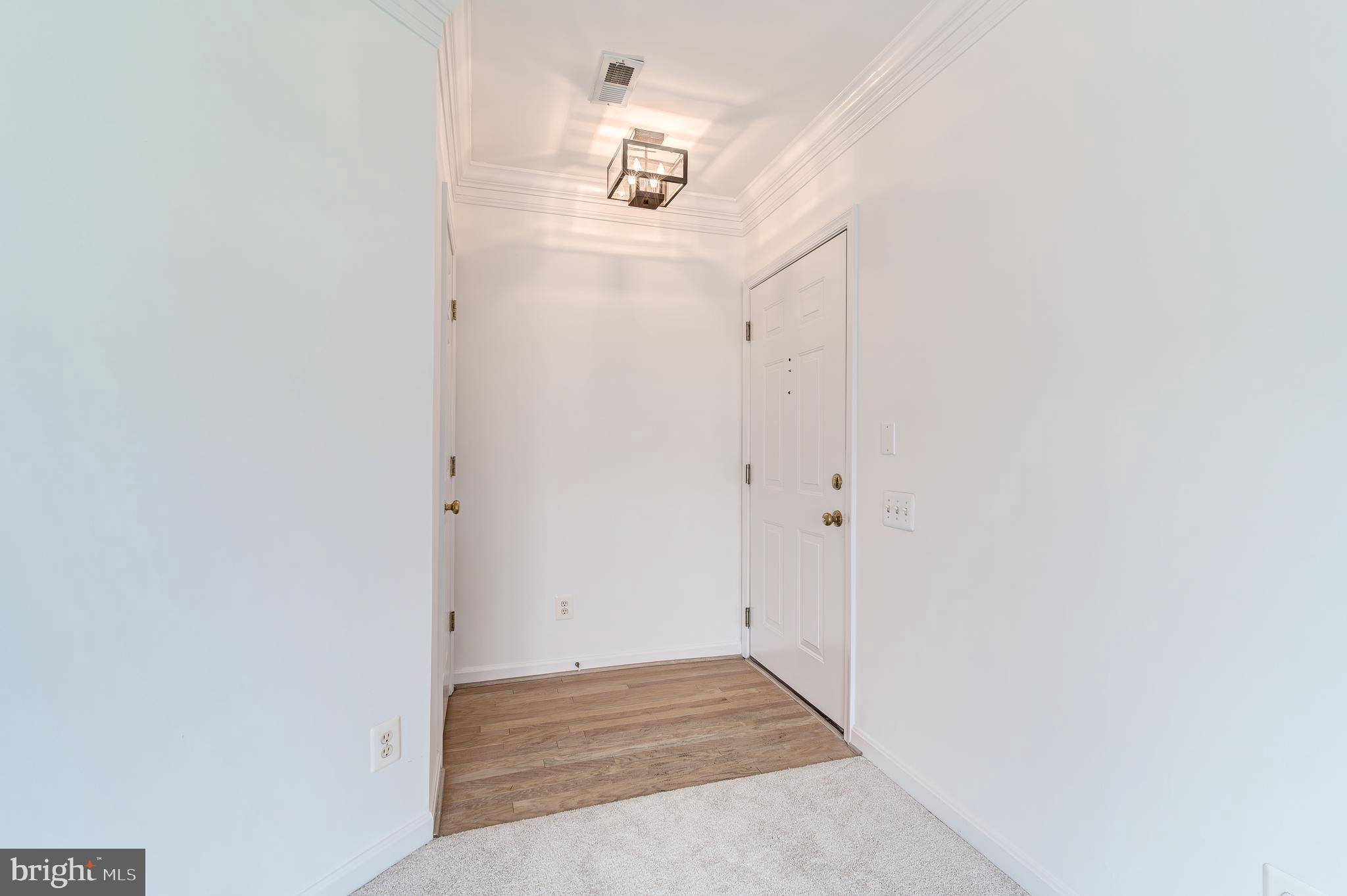 Fairfax, VA 22030,4104 OXFORD LN #304