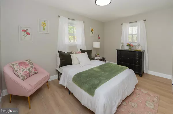 Williamstown, NJ 08094,103 E COLTON LN