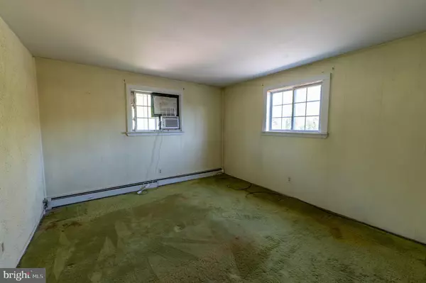 Emmaus, PA 18049,5291 BOW LN