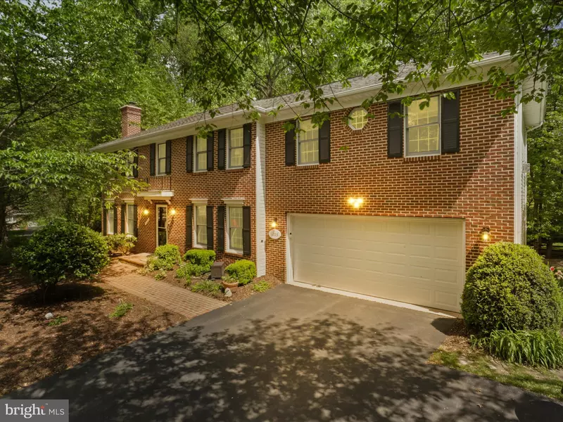 1203 WIESMAN CT, Great Falls, VA 22066