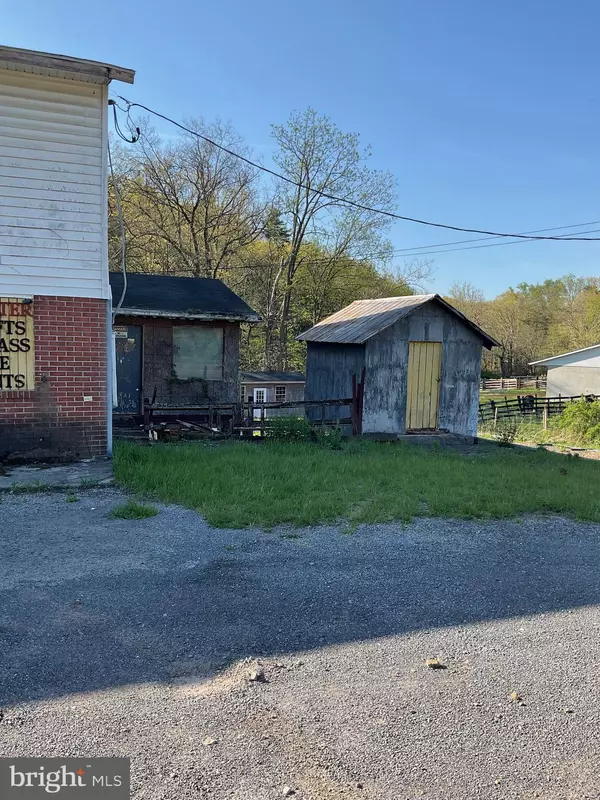 Paw Paw, WV 25434,7330 BLOOMERY PIKE