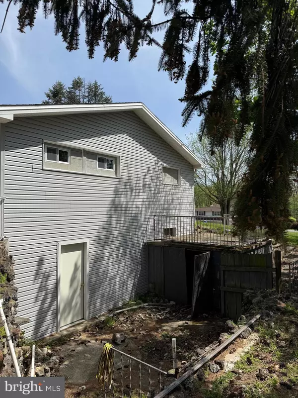 Harrisburg, PA 17111,5928 CANYON RD