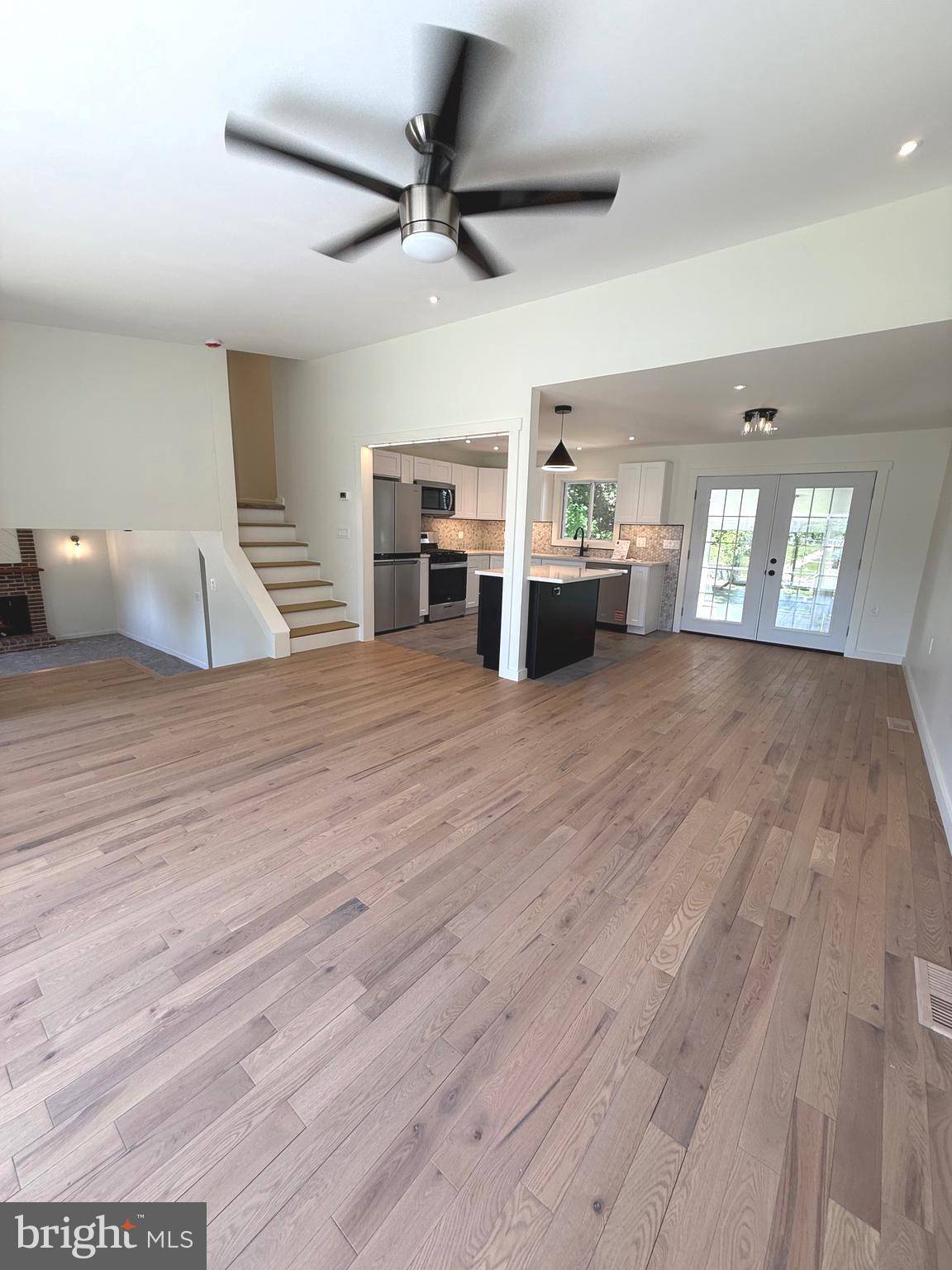 Maple Shade, NJ 08052,48 W WOODCREST AVE
