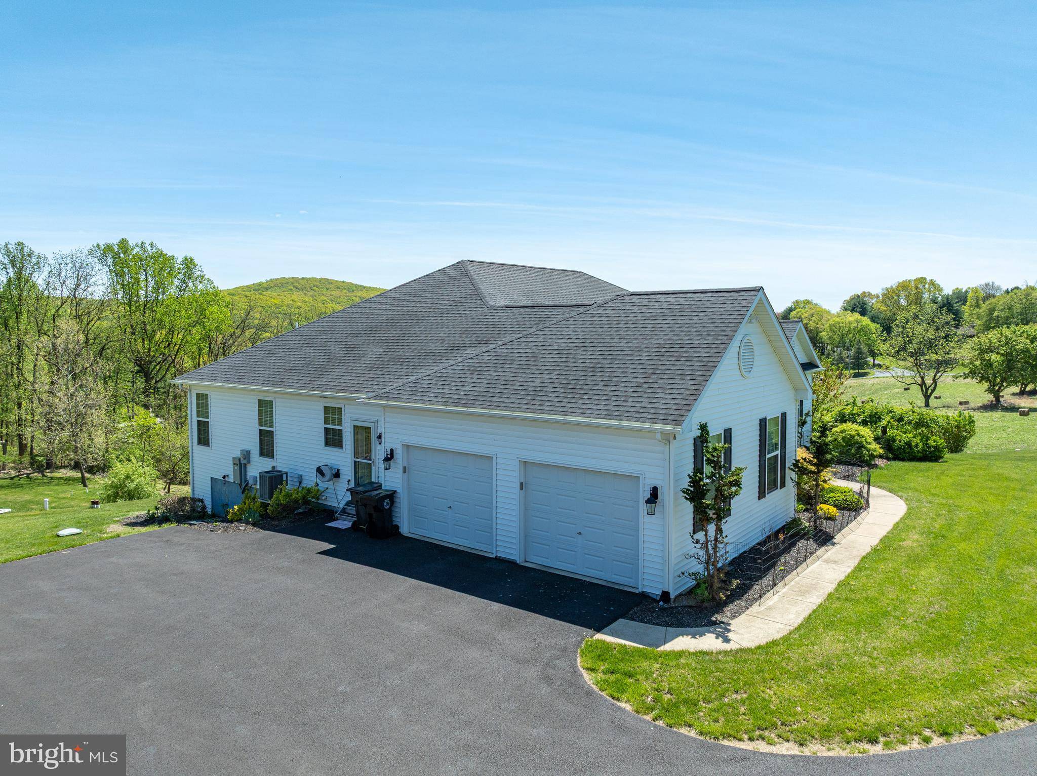 Reading, PA 19606,10 CHRISTMAN RD