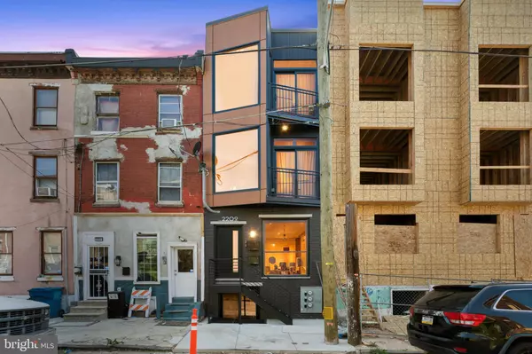 2209 N FRANKLIN ST, Philadelphia, PA 19133
