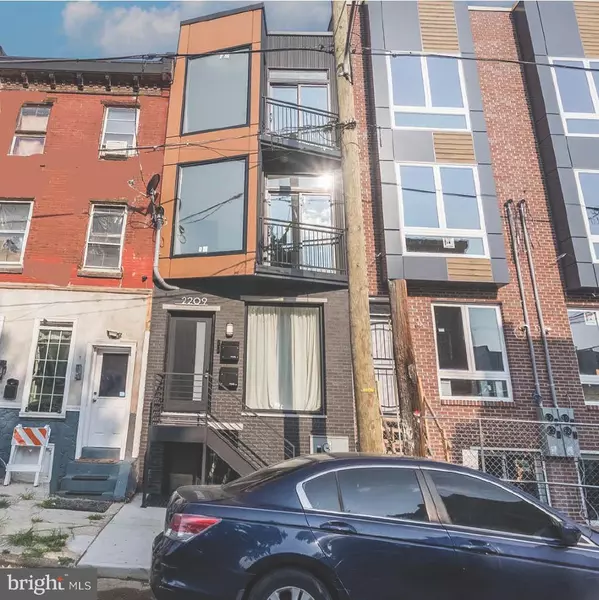 2209 N FRANKLIN ST, Philadelphia, PA 19133