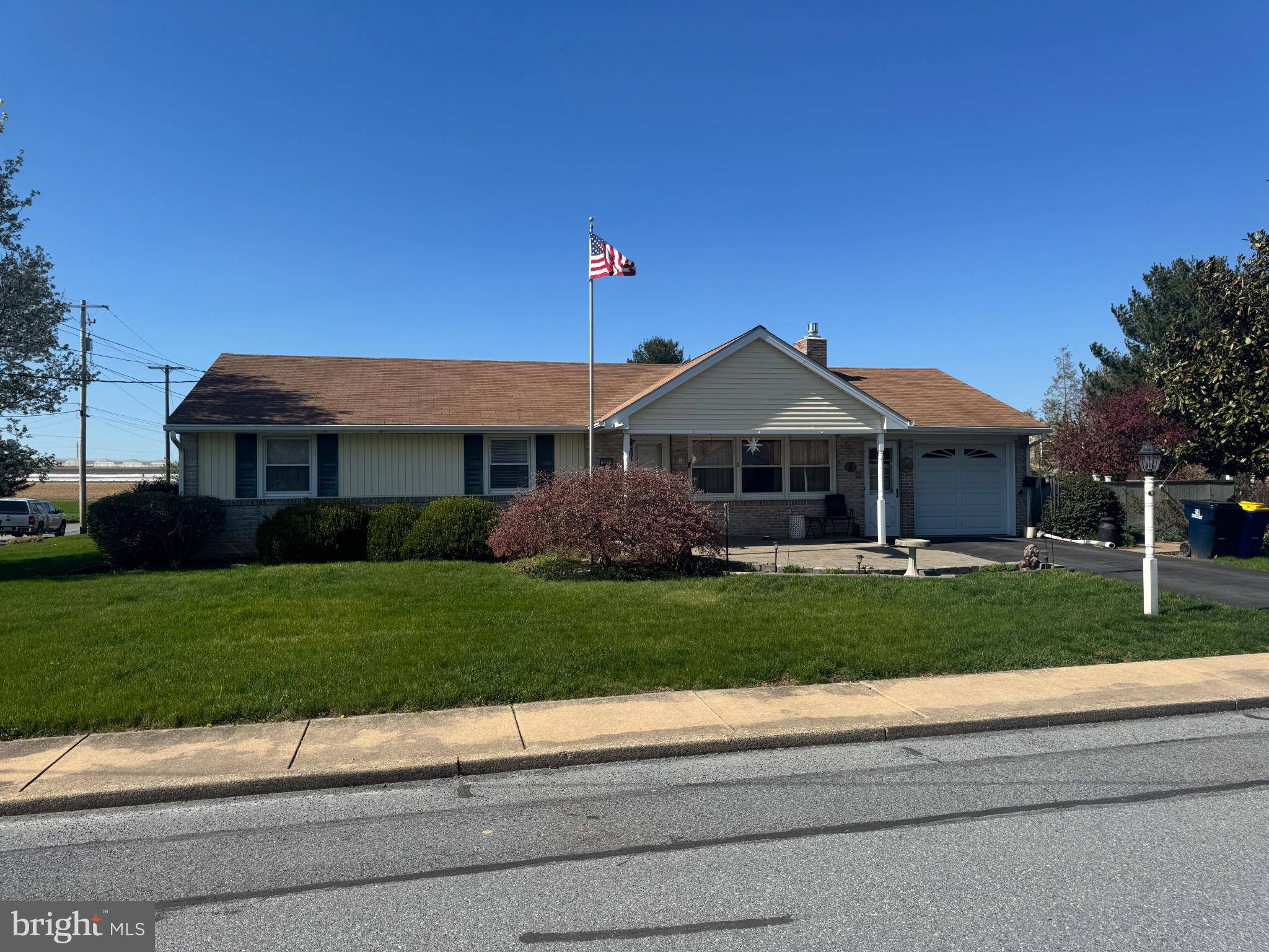 New Holland, PA 17557,345 W CEDAR ST