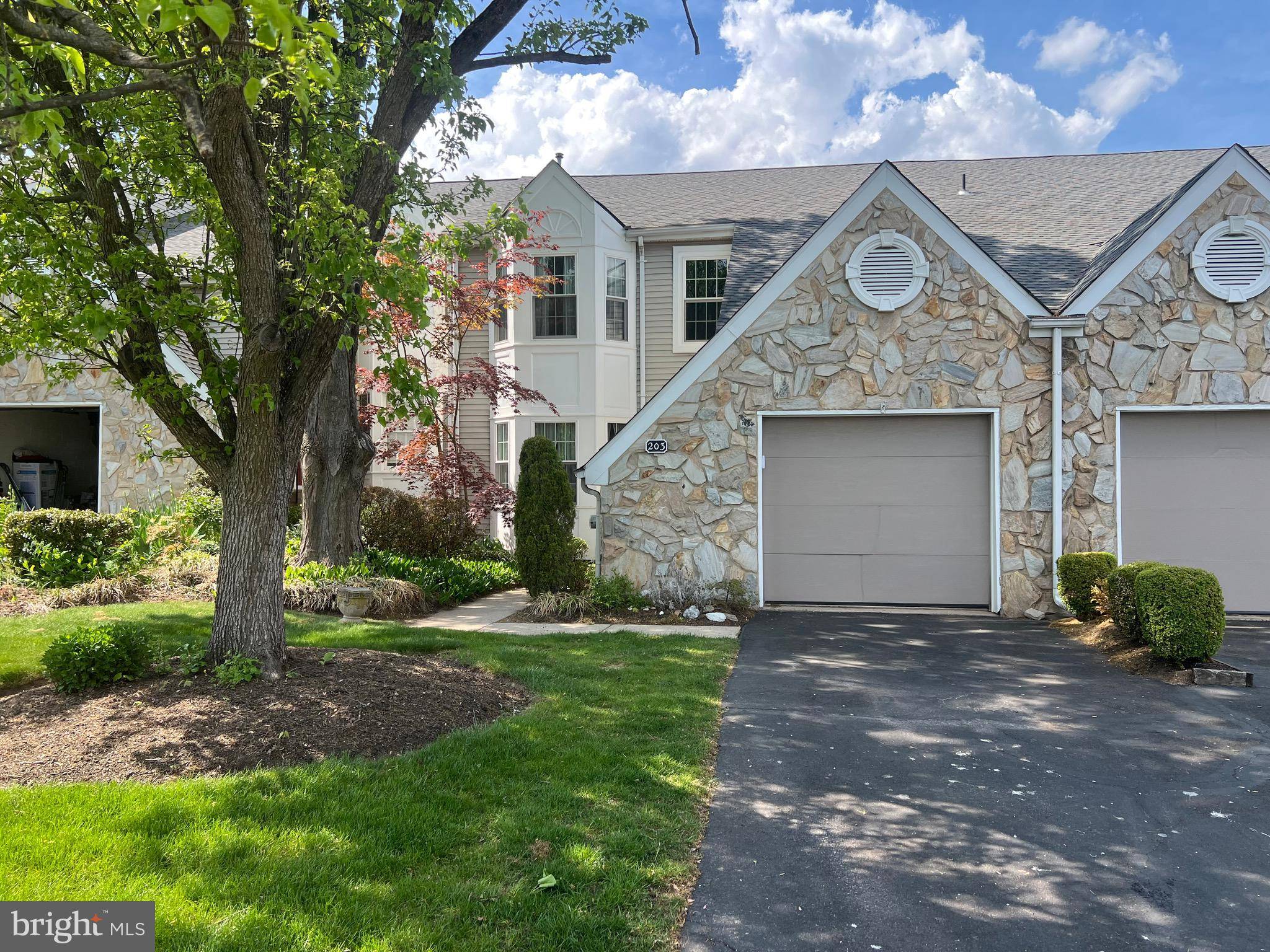 Doylestown, PA 18901,203 EAGLE LN