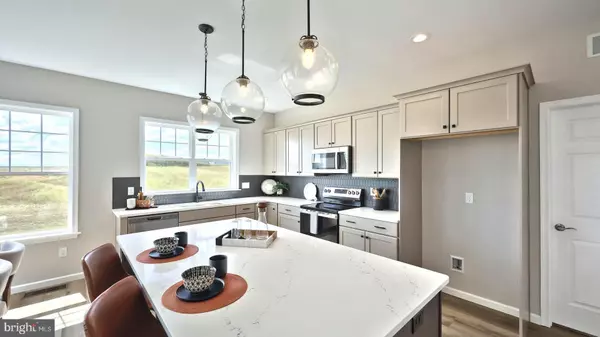 Annville, PA 17003,214 GRAND SUMMIT DR