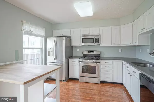 Blackwood, NJ 08012,38 PEBBLE LN