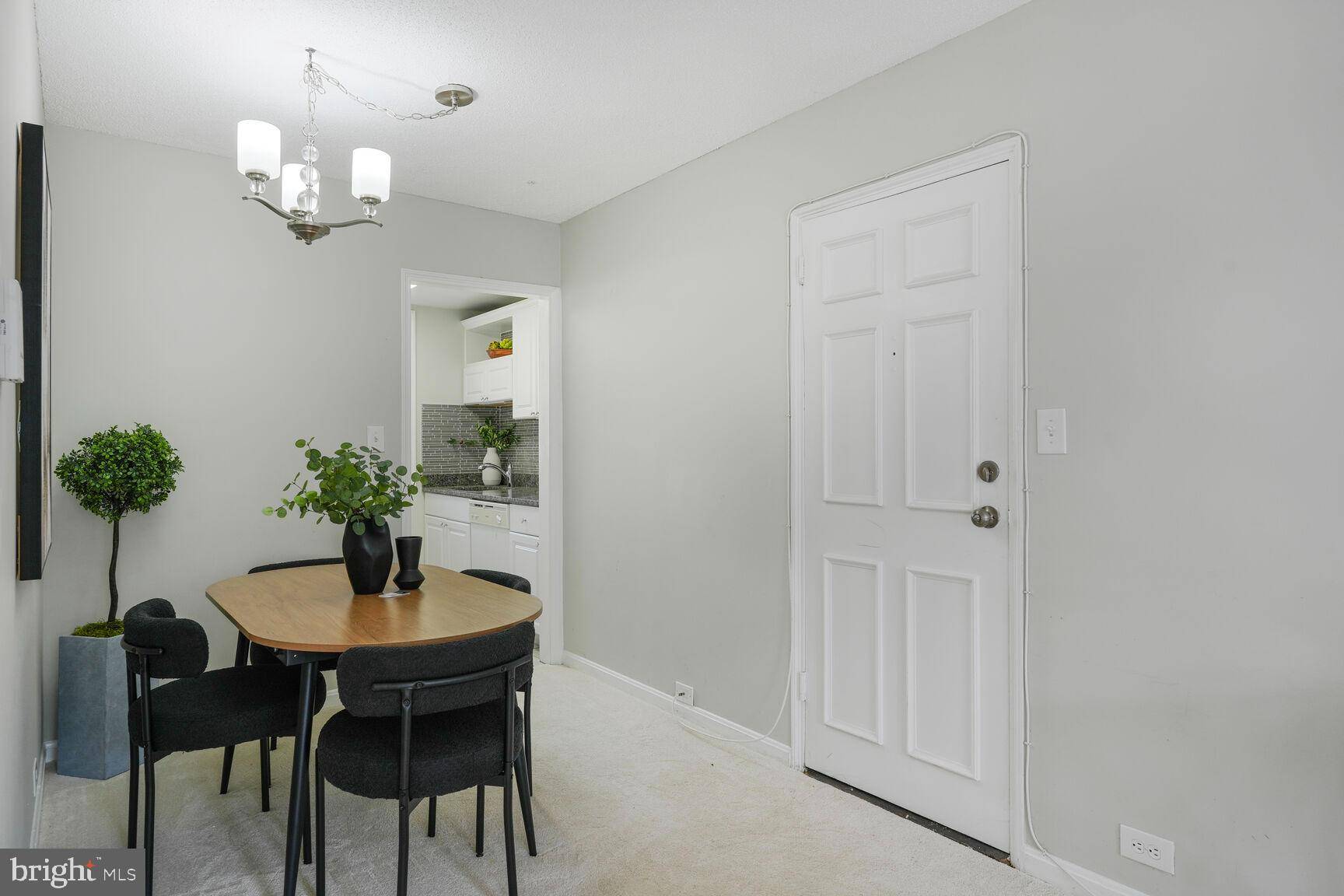 Arlington, VA 22203,4305 2ND RD N #43052