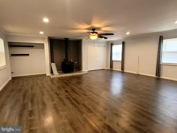 Dover, DE 19901,6 TUDOR CT