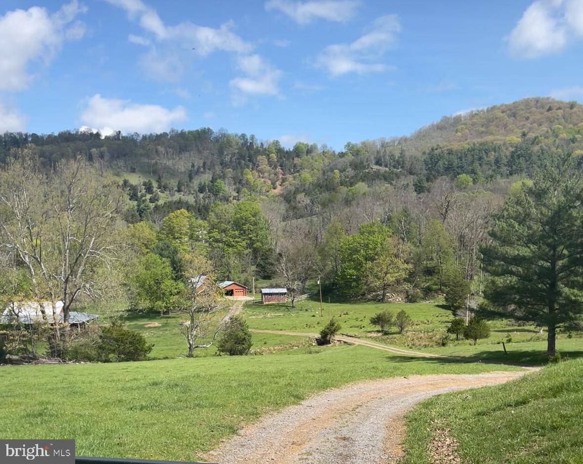 Franklin, WV 26807,5621 KISER GAP RD