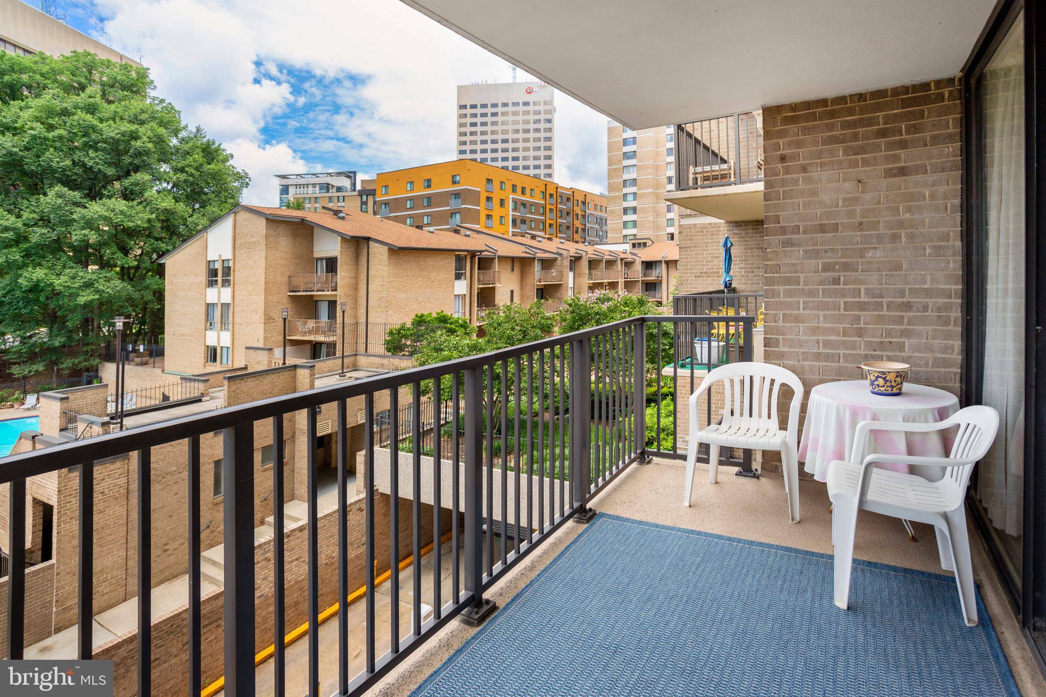 Rockville, MD 20850,118 MONROE ST #304