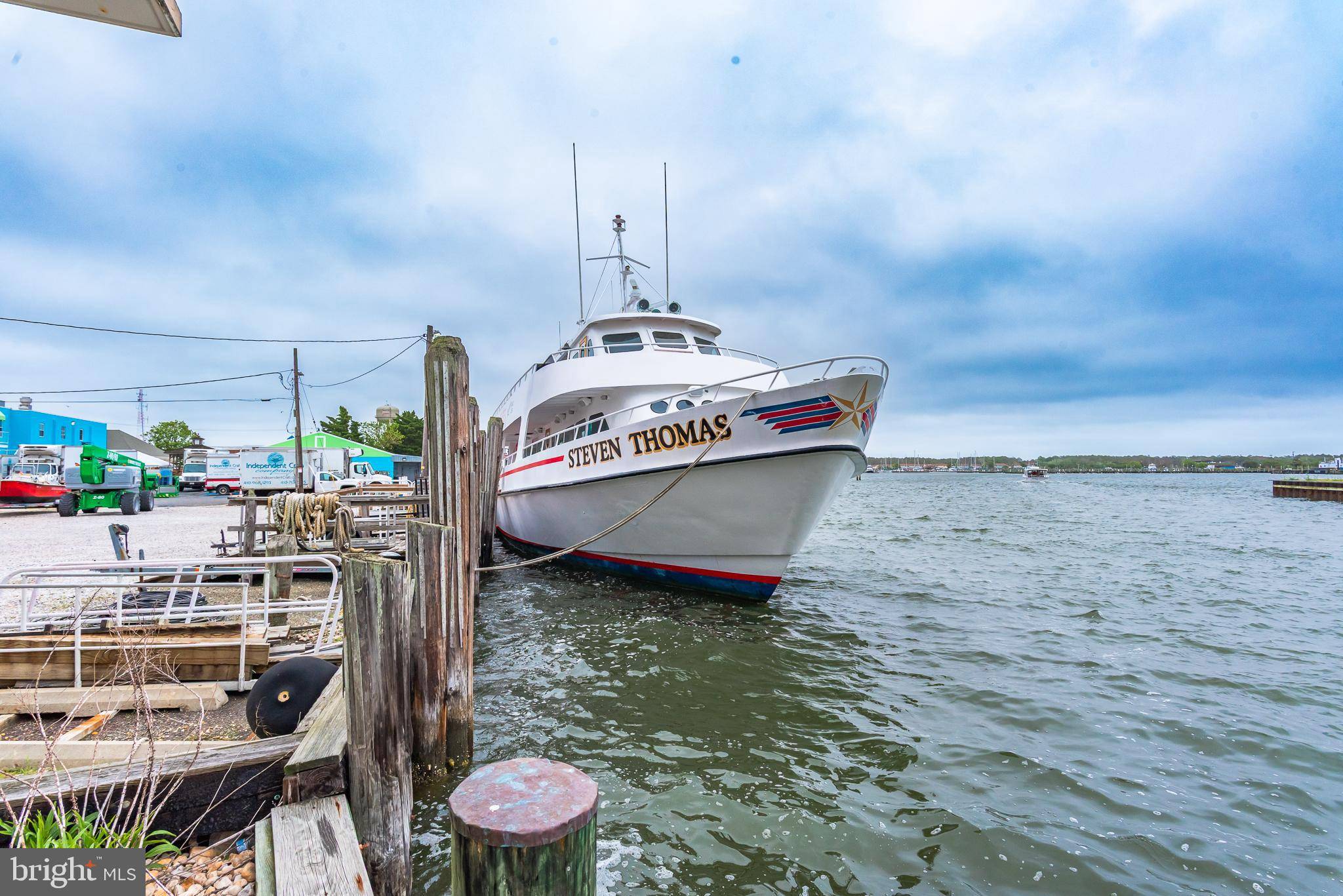 Crisfield, MD 21817,1 DOCK ST #203