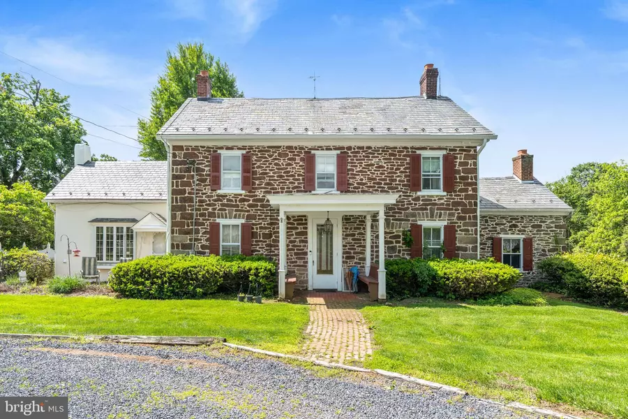 2046 PLEASANT VIEW RD, Coopersburg, PA 18036