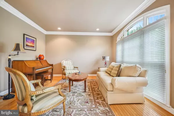Potomac, MD 20854,11009 LARKMEADE