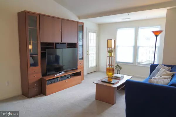 Alexandria, VA 22306,7524 SNOWPEA CT #J