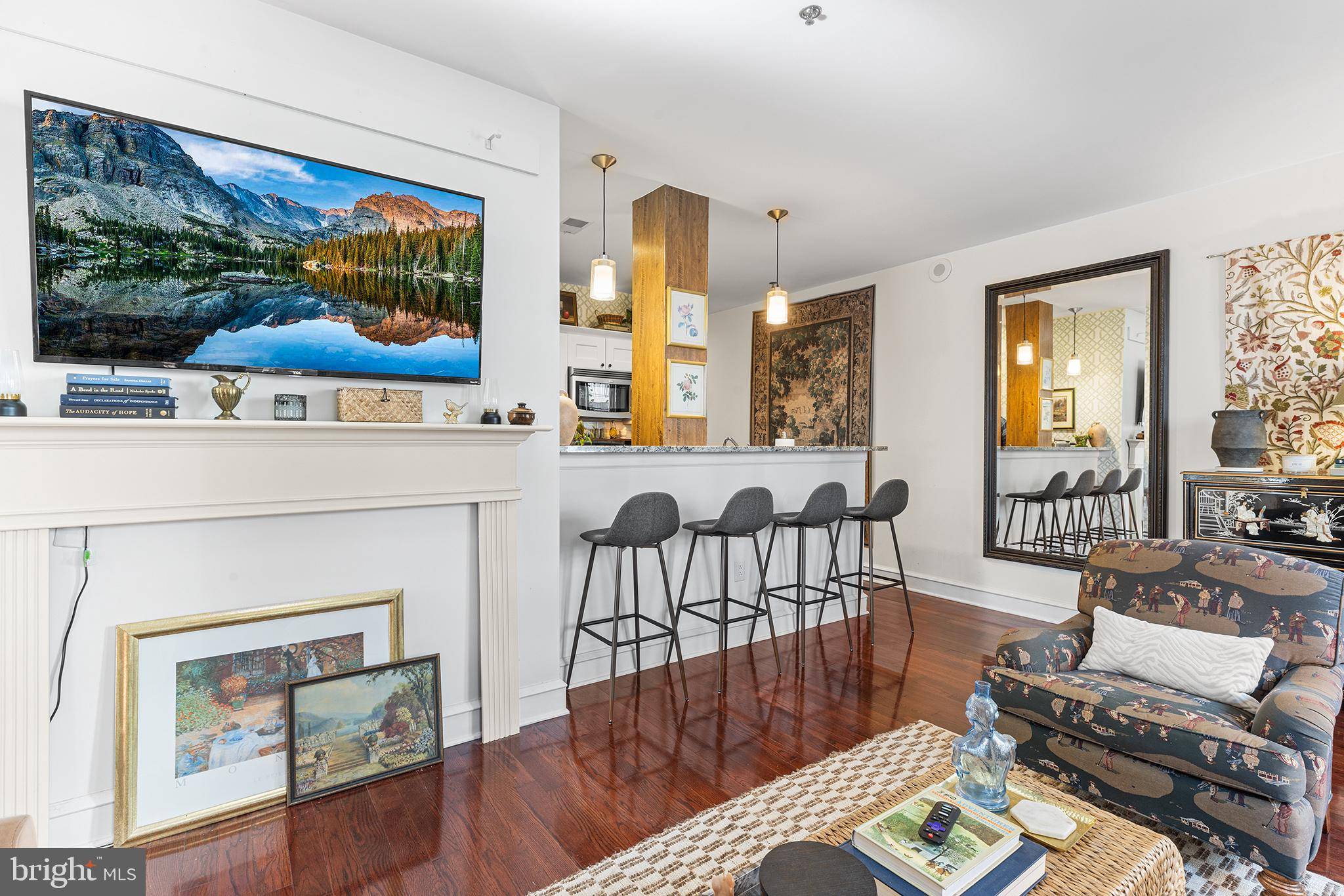 Philadelphia, PA 19103,1811-19 CHESTNUT ST #607